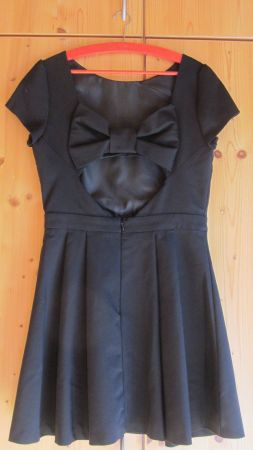 Robe noire M  Mademoiselle R avec un joli dos