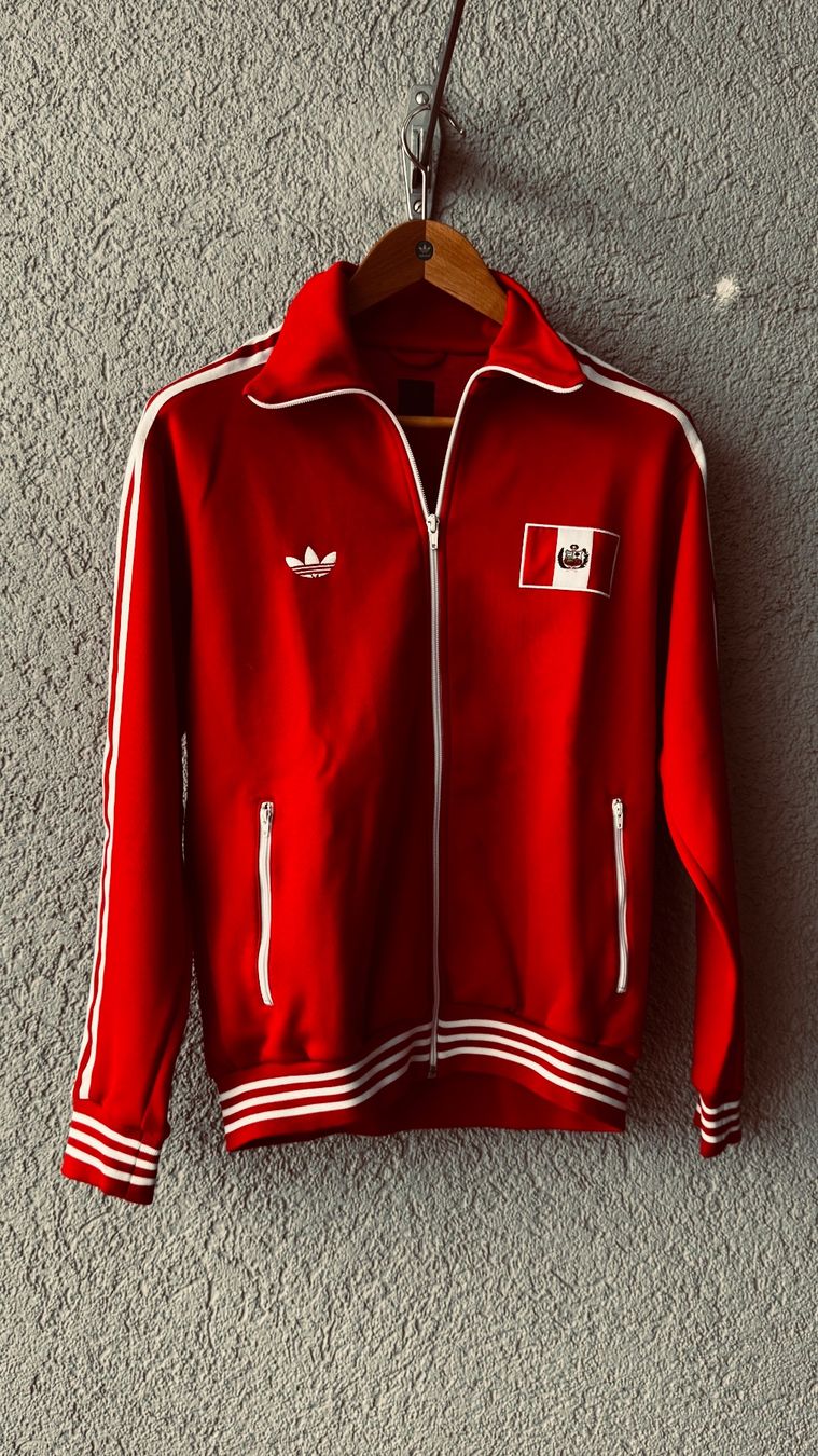 Adidas Giacche: adidas TT / Peru – Usato da Unterägeri venduto da suchebiete7