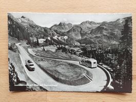 AK Sustenstrasse mit Postautos