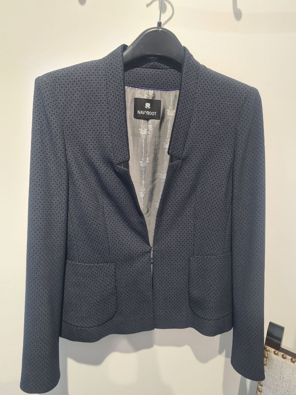 Navyboot Giacche: Damen Blazer Navyboot Grösse 40 dunkelblau gemustert – Usato da Adligenswil venduto da FriedasWelt