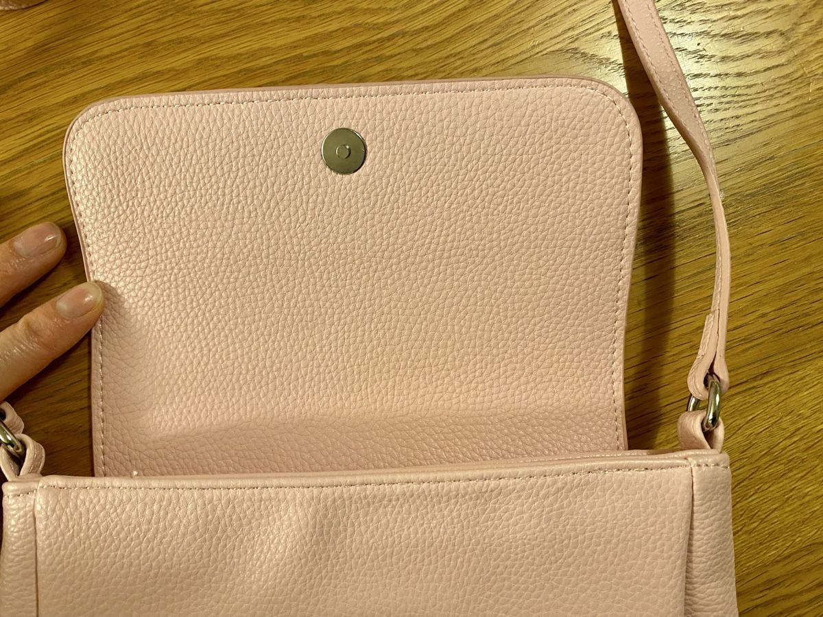 Taschen für Damen: Rosa Umhängetasche, neuwertig – Gebraucht aus zürich von greenmodul 7
