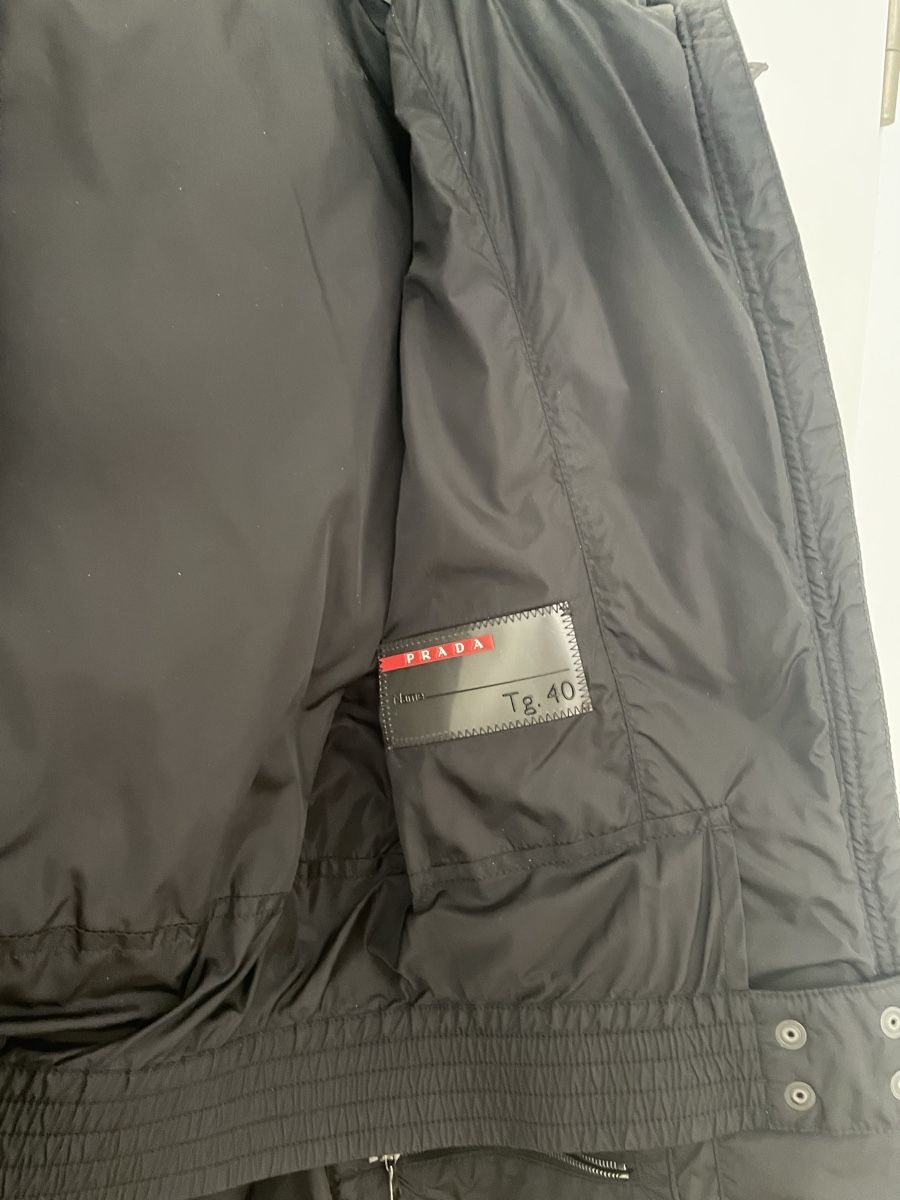 Prada Giacche: Prada Daunenjacke Damen – Usato da Zürich venduto da entspandii 1