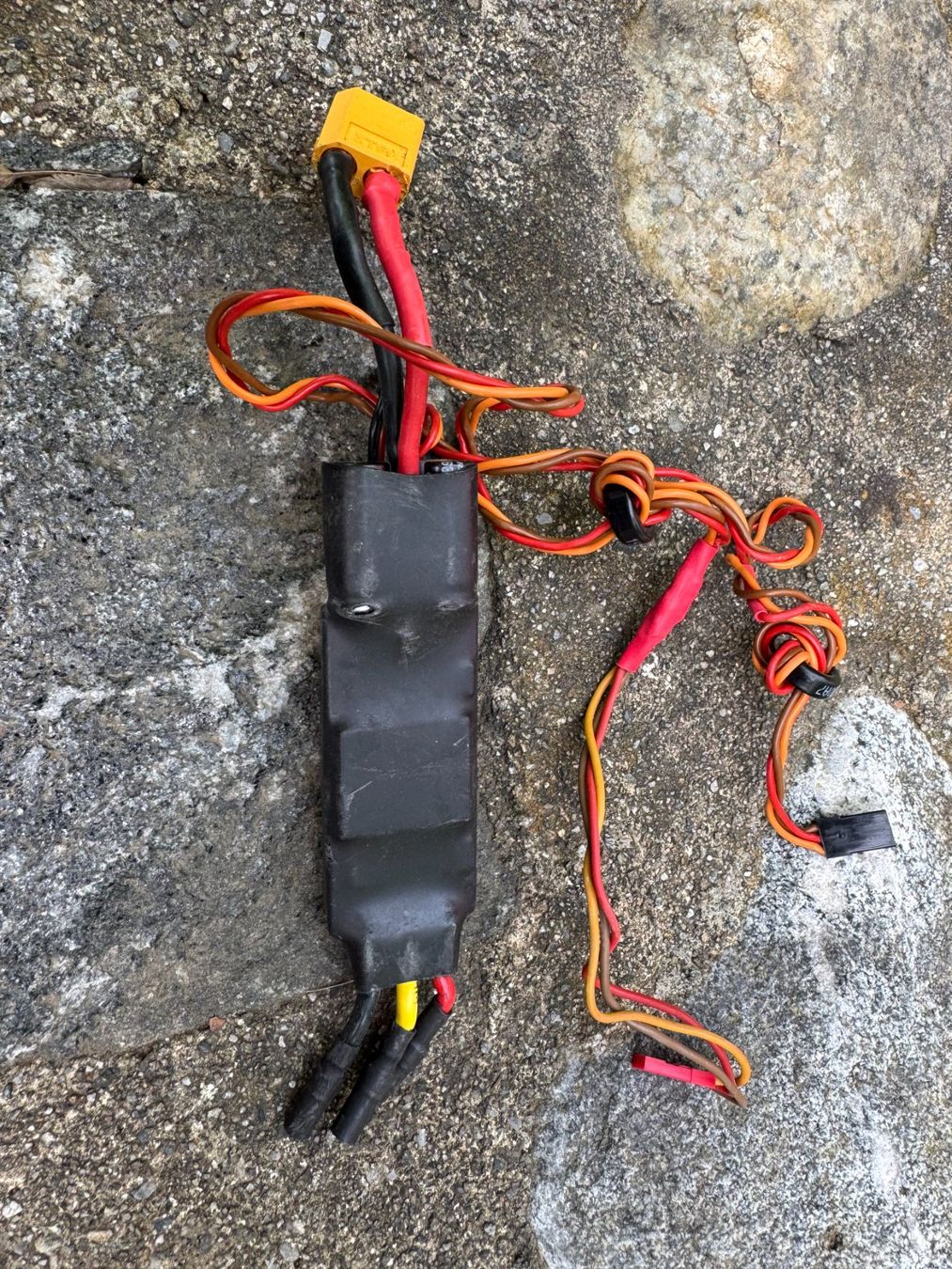 Moteurs: Jeti Mezon Pro 40 ESC mit BEC – D'occasion à Vira Gambarogno par Mimaxus 2