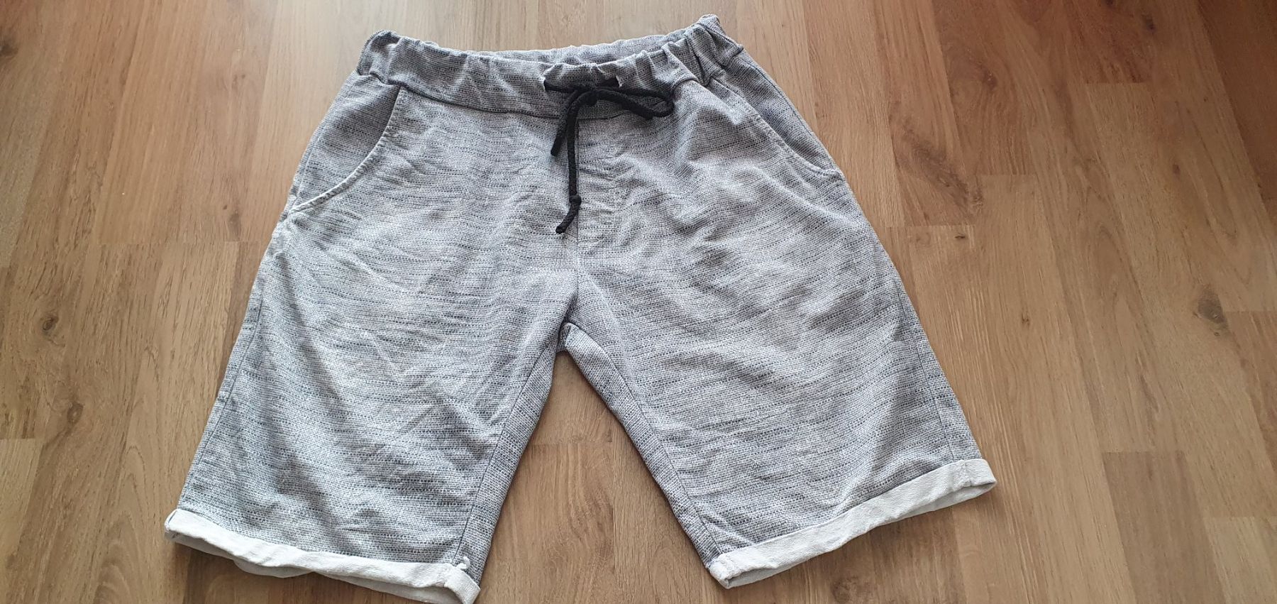 Hosen: Shorts Gr. S, ab CHF 1.00! – Gebraucht aus Wallenwil von Rainbow45