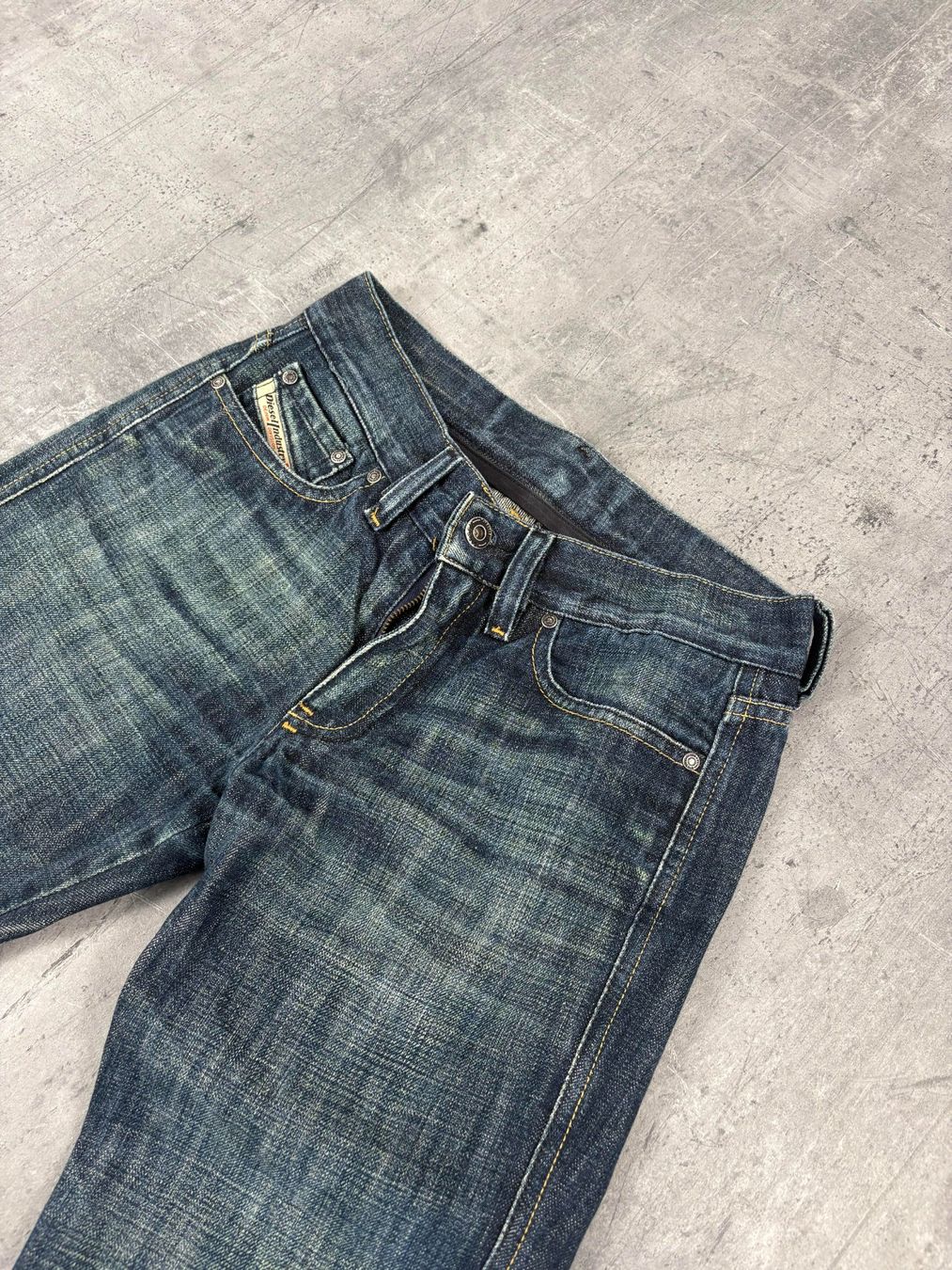 Diesel Jeans: Vintage Diesel Bootcut Flared Jeans (S) – Nuovo (secondo la descrizione) da Werdenberg venduto da hase.vintage 3