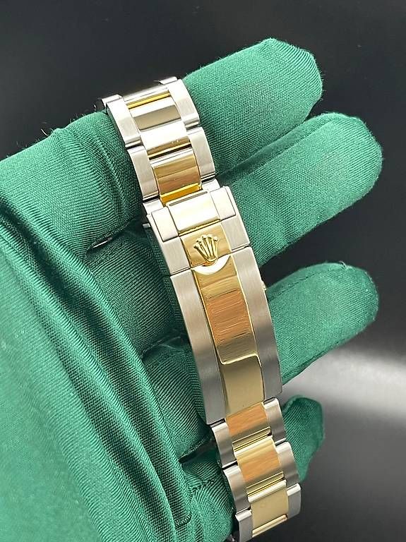 Rolex Orologi: Rolex Submariner Date Ref. 116613LB "Bluesy" 40mm 2018 – Usato da Lugano venduto da luganotopwatches 7