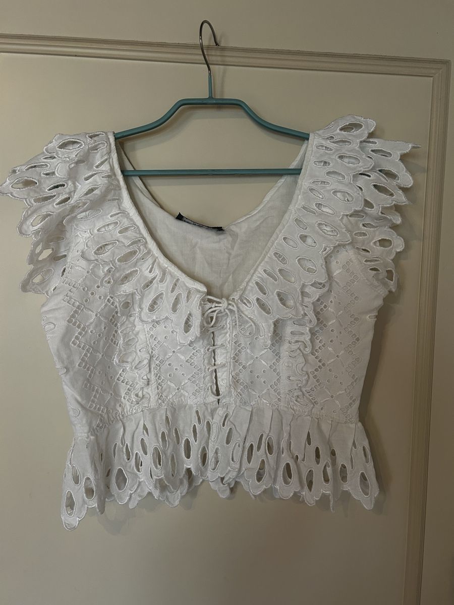 Tops: Top / Haut court dentelles blanc – D'occasion à Bernex par joe_6dn9