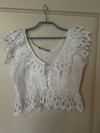 Haut court dentelles blanc