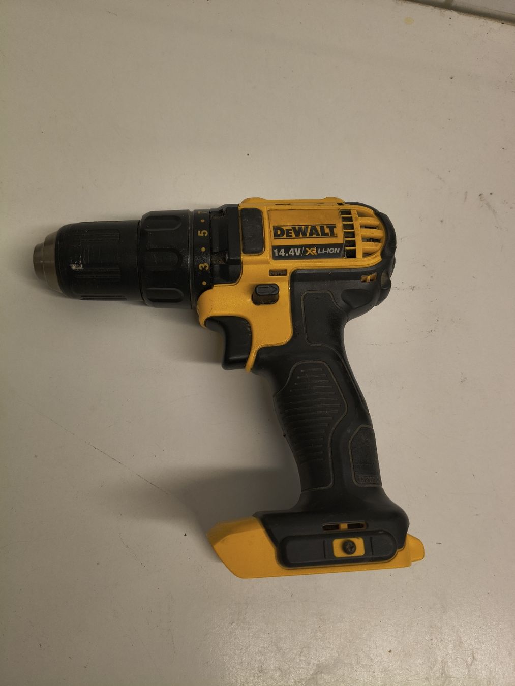 Dewalt Trapani: Ungetestet DeWalt 14.4v Bare Tool Drill – Usato da Zürich venduto da TrainLine 1