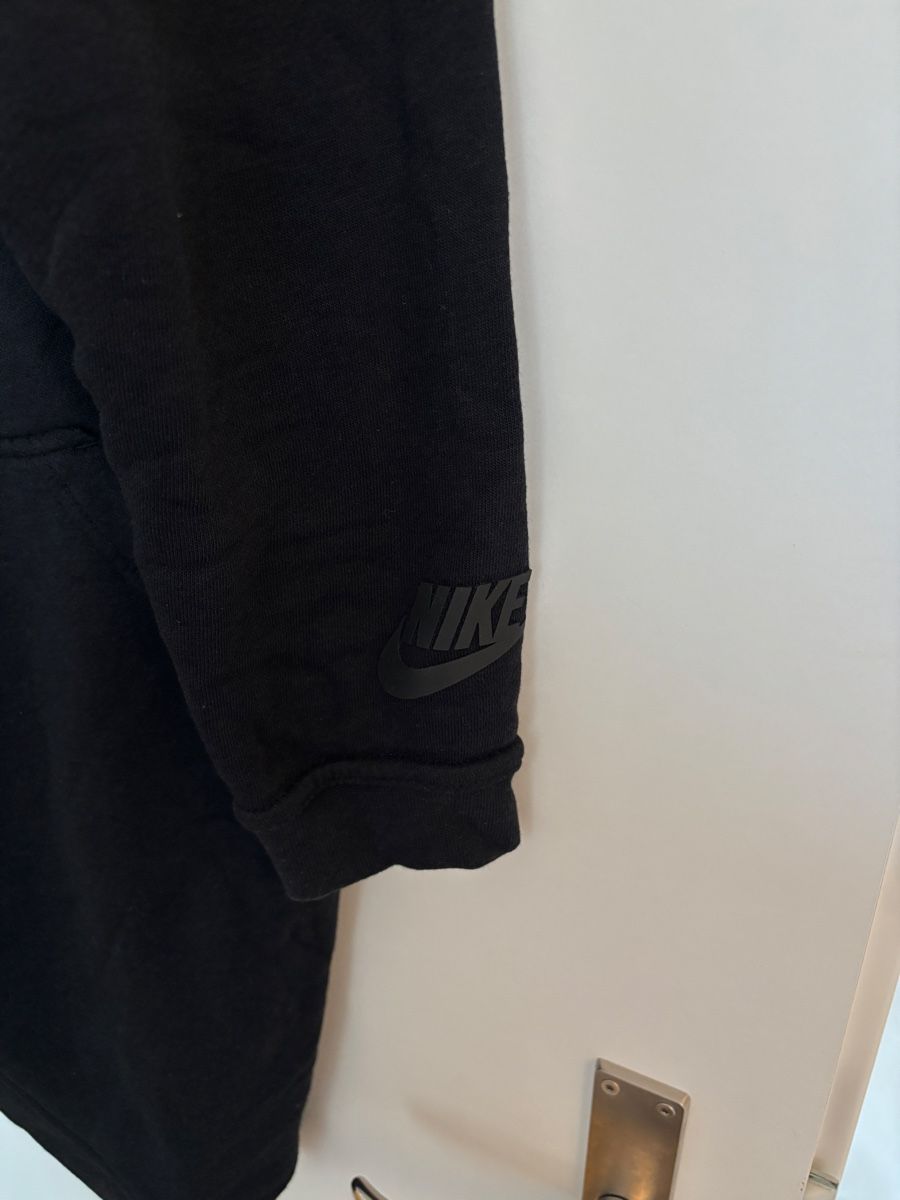 Nike Completi & Tailleur: Nike Hoodie – Usato da Zürich venduto da olgiolgi 1