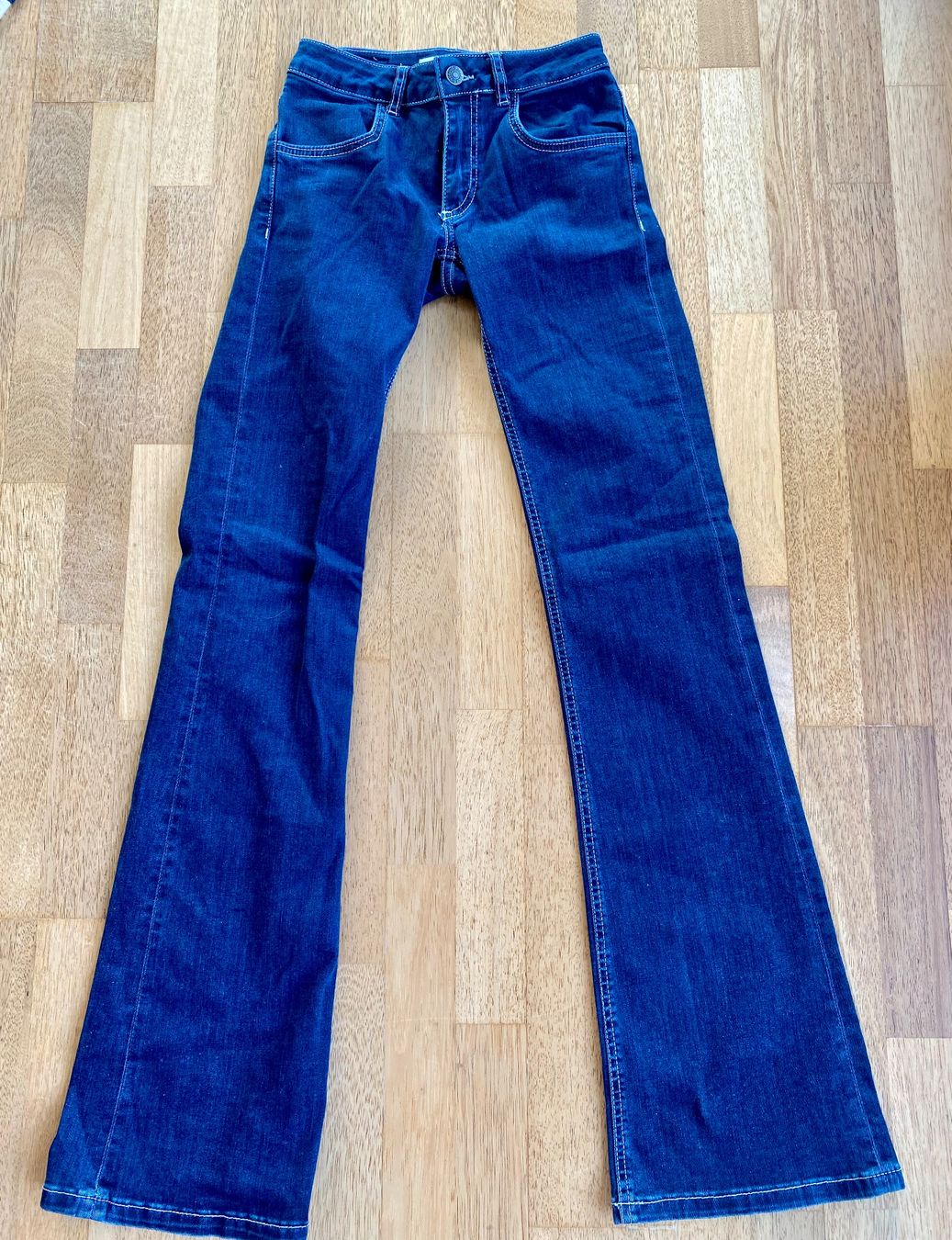 Pantaloni: Subdued Bootcut Flared Jeans, Gr. 34 – Usato da Vaduz venduto da Njord72