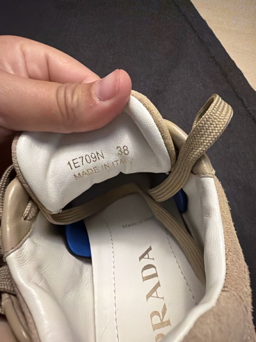 Scarpe da uomo: Prada Sneakers Suede Beige – Usato da Gebenstorf venduto da AA2015 4