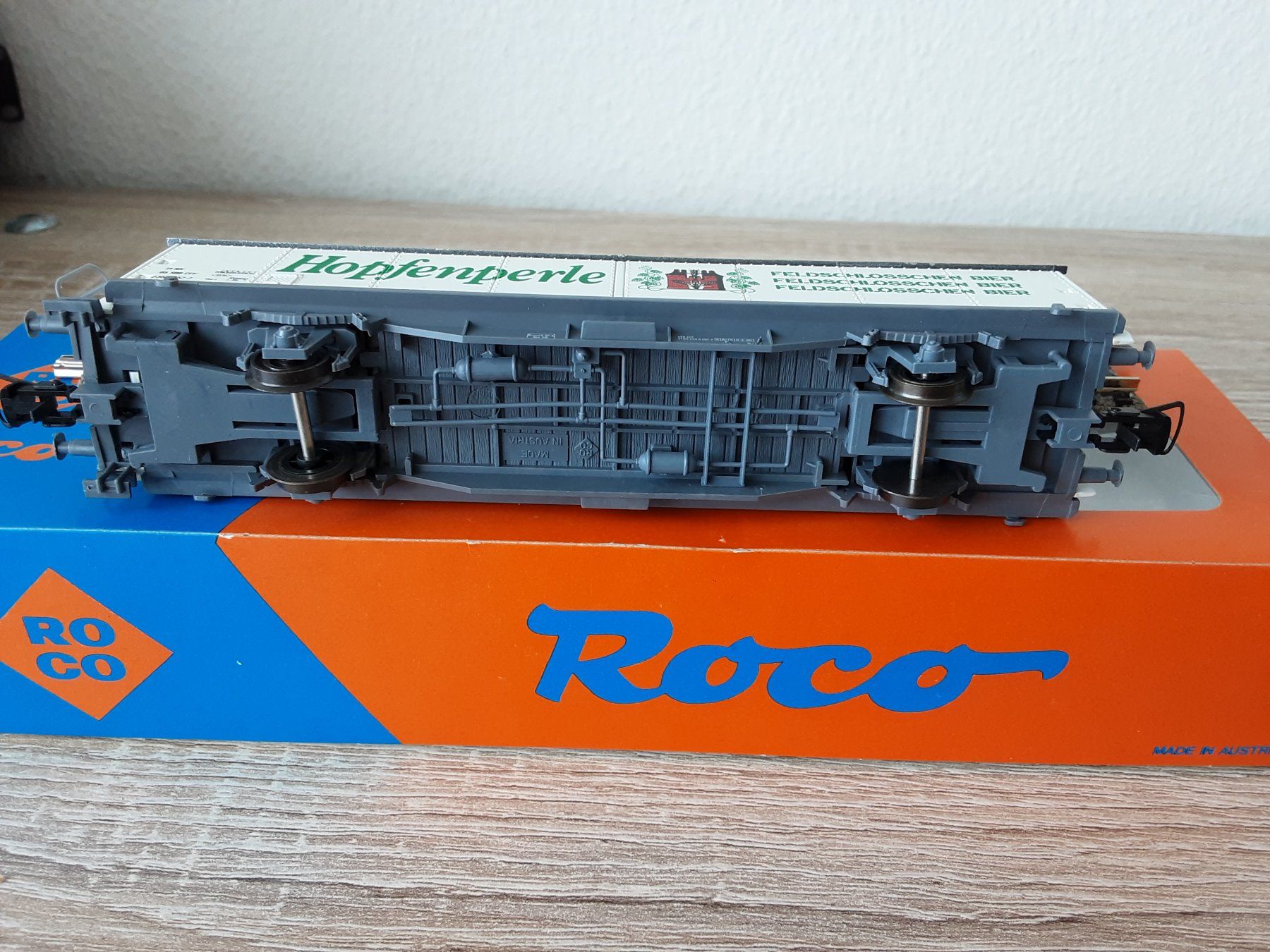 Roco Modellini di ferrovie: Roco Güterwagen SBB "Hopfenperle" in OVP – Usato da Zürich venduto da Rbaer1 1