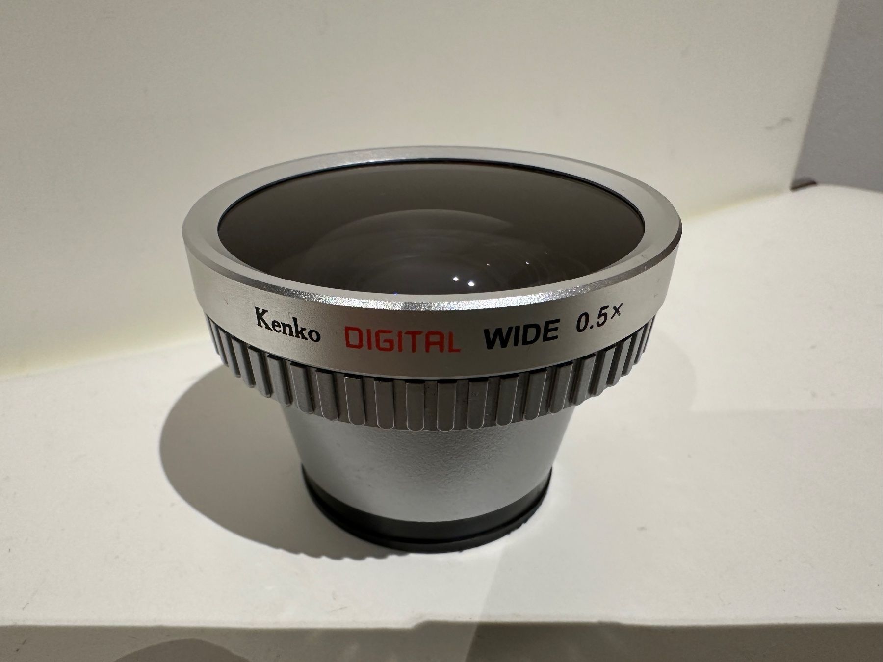Kenko Obiettivi: Kenko Digital Wide 0.5x Weitwinkel Vorsatz – Usato da Wolfhausen venduto da Schweiz1236