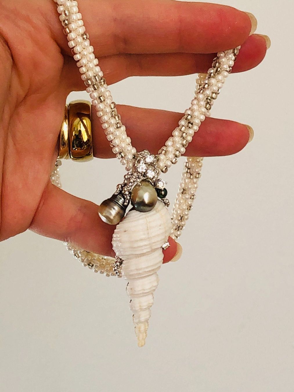 Colliers: COLLIER – Neuf avec emballage d'origine à Genève par AGBERG 6