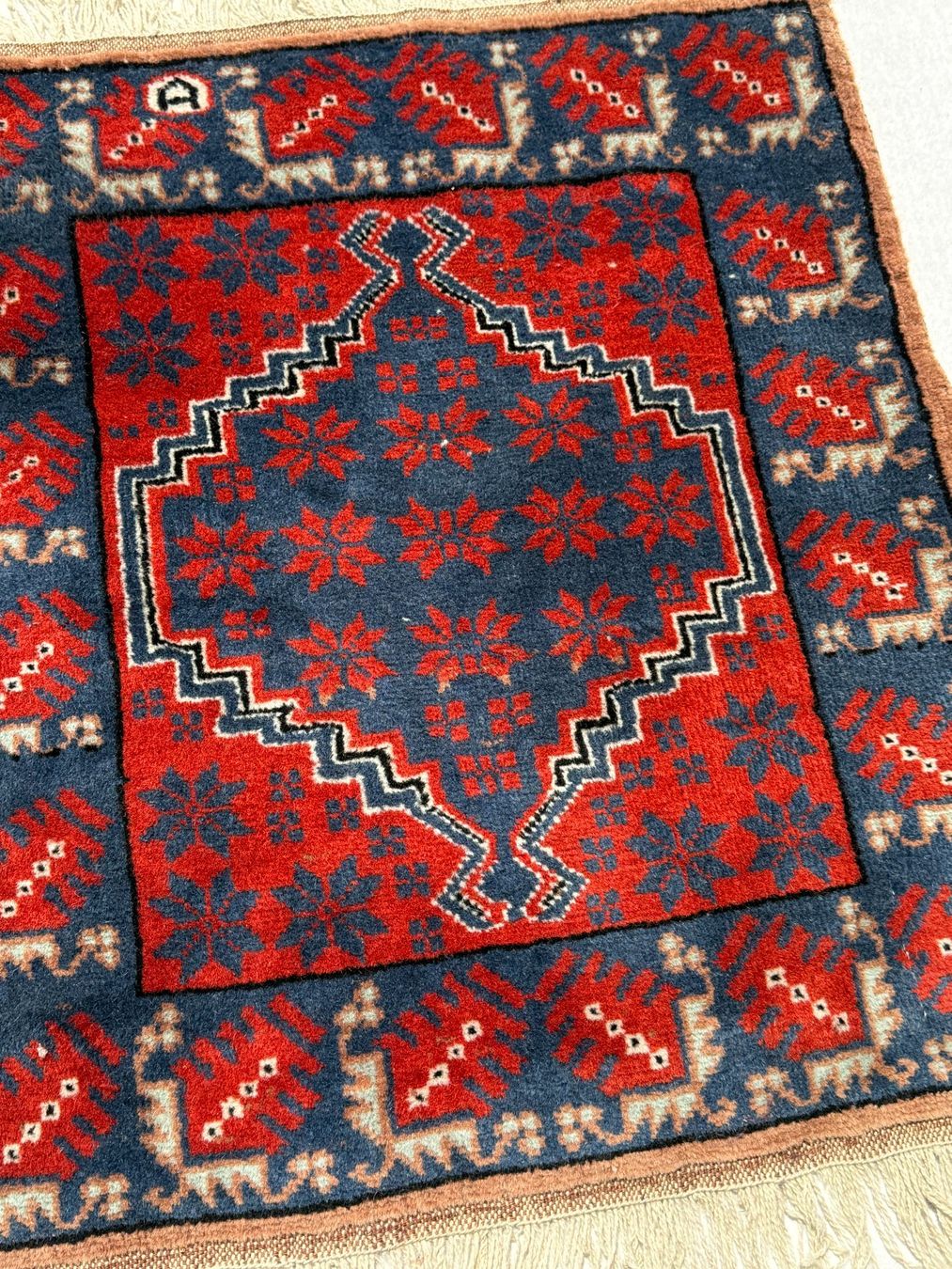 Tappeti: Kula 76x67cm Teppich handgeknüpft sauber – Usato da Vacallo venduto da cri_229f