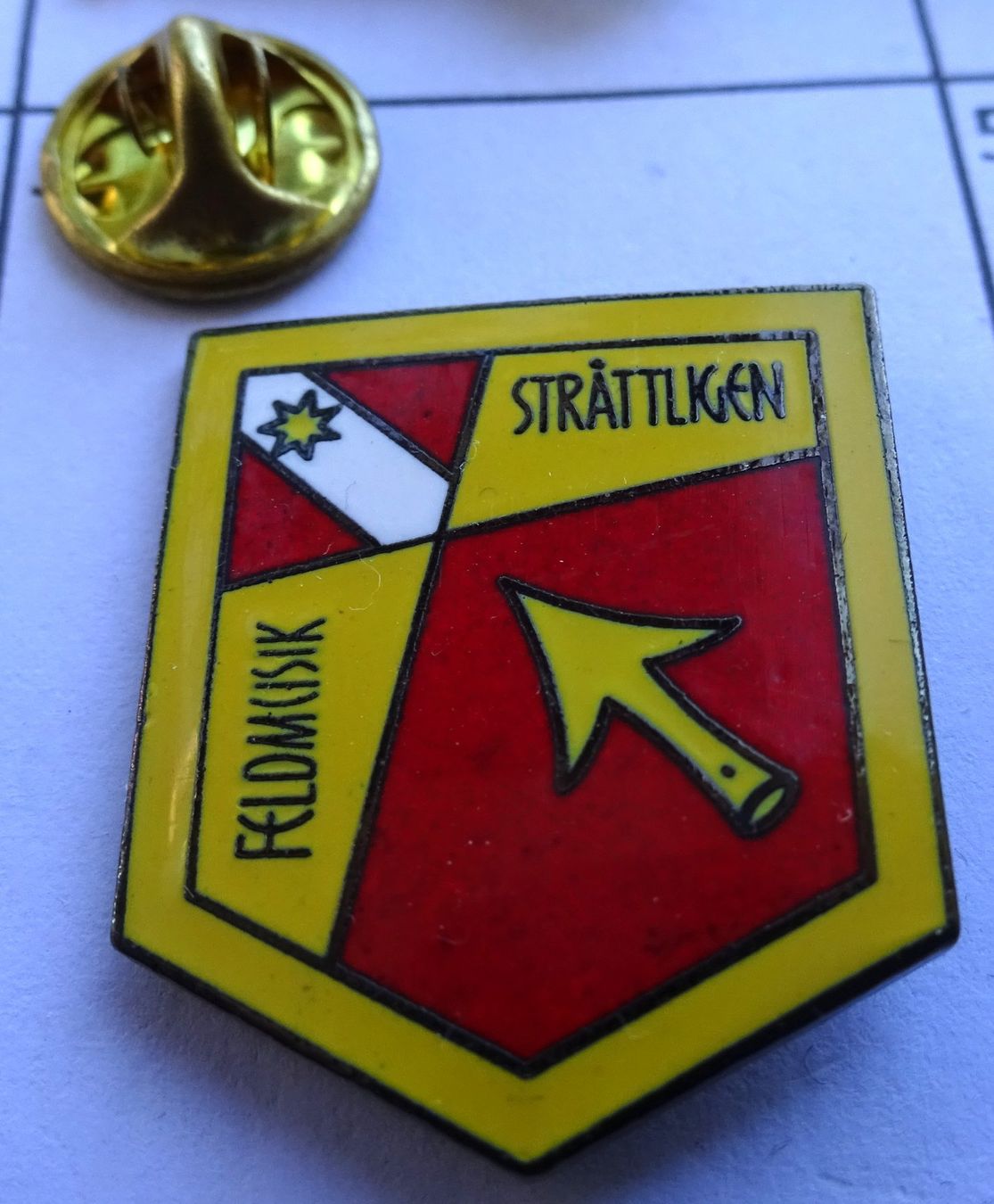Plaketten & Abzeichen: Pin Feldmusik STRÄTLIGEN  Thun – Gebraucht aus Utzenstorf von BUtter81