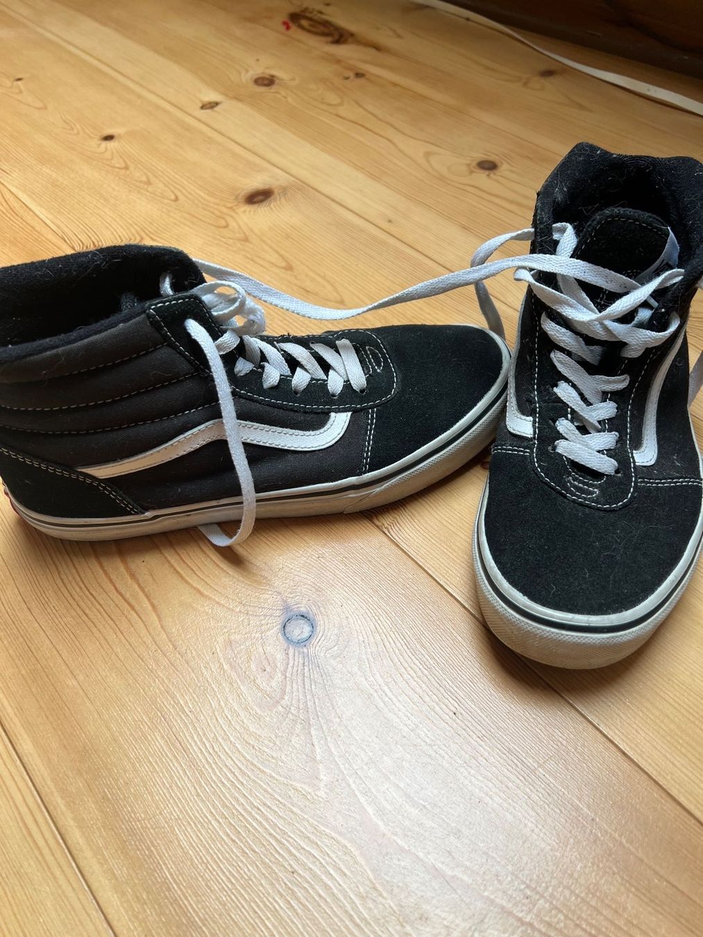 Scarpe da uomo: Neuwertige Vans Grösse 38,5 – Usato da Therwil venduto da Mucjing 1
