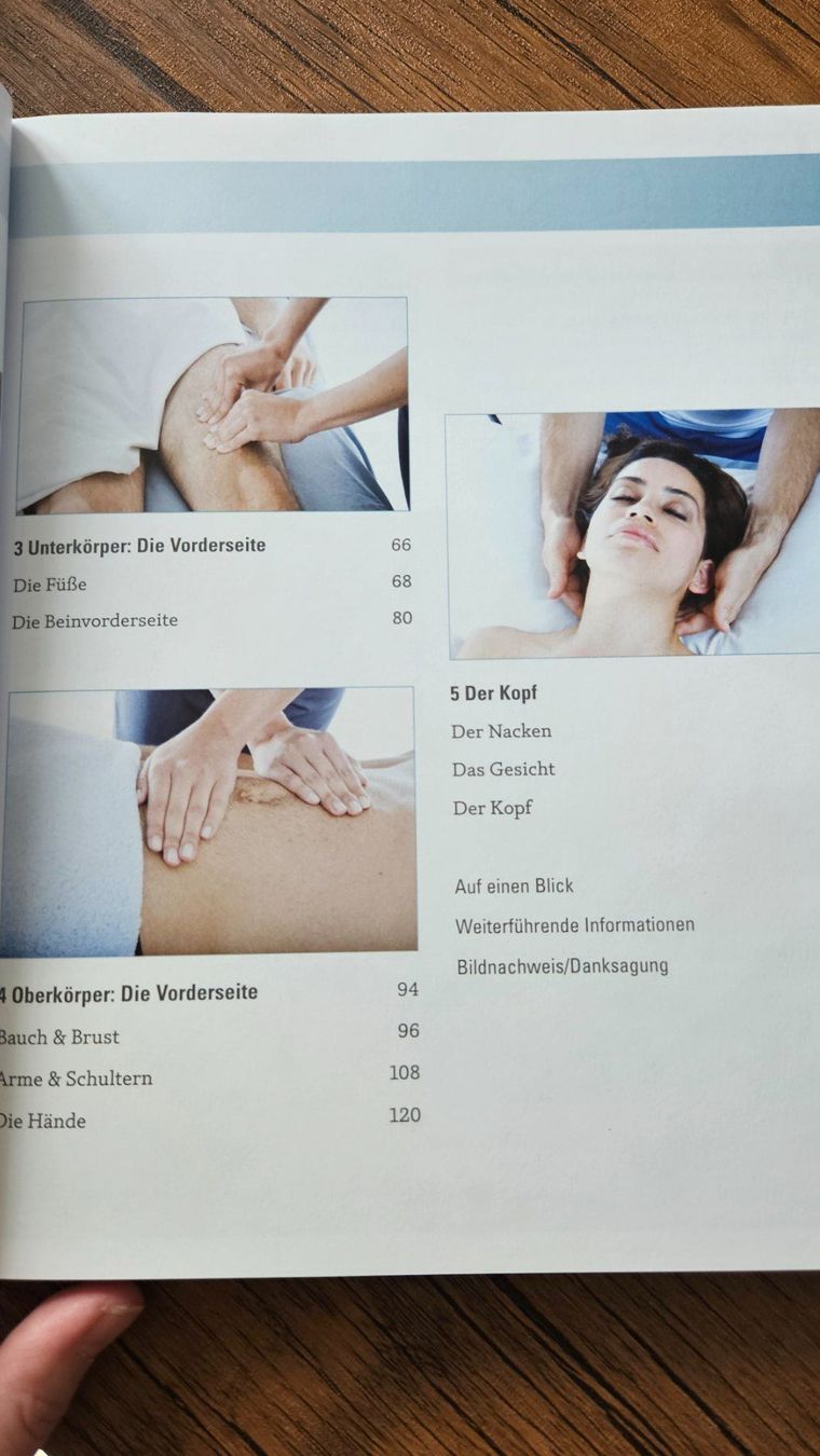 Libri: Massage Anatomie - Mit Poster – Nuovo (secondo la descrizione) da Lengnau AG venduto da jbline 2