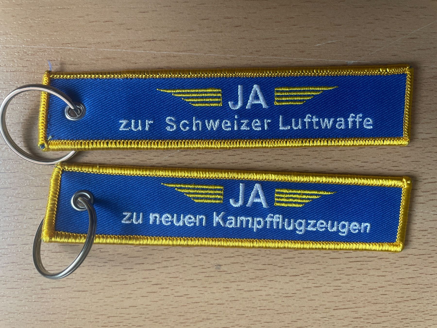 Portachiavi: 1 Schlüsselanhänger JA zur schweizer Luftwaffe – Nuovo e nell'imballaggio originale da Hochfelden venduto da aviatikboerse_top