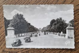 Paris, Champs Elysée, Oldtimer
