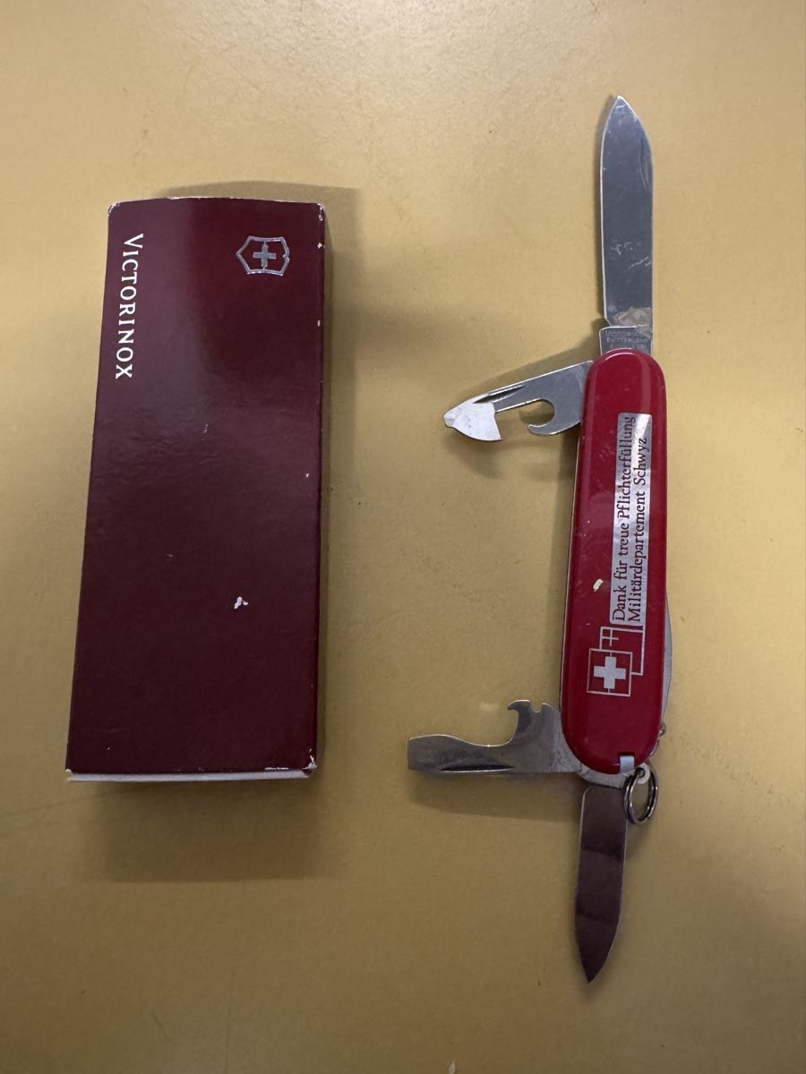 Victorinox Coltelli tascabile: Victorinox Taschenmesser  – Usato da Schlieren venduto da Freundlich02