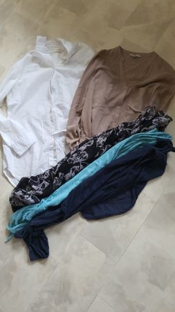 2 Hemden mit passenden Schals