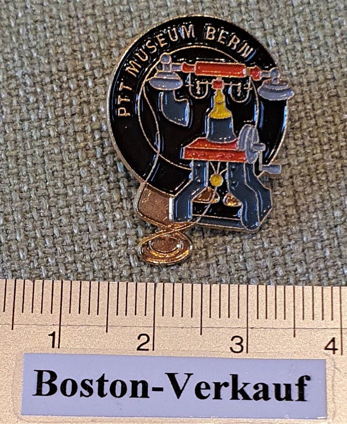 Placchette & Badge: A424 - Pin PTT Museum Bern Telefon – Usato da Reinach BL venduto da Boston-Verkauf 1