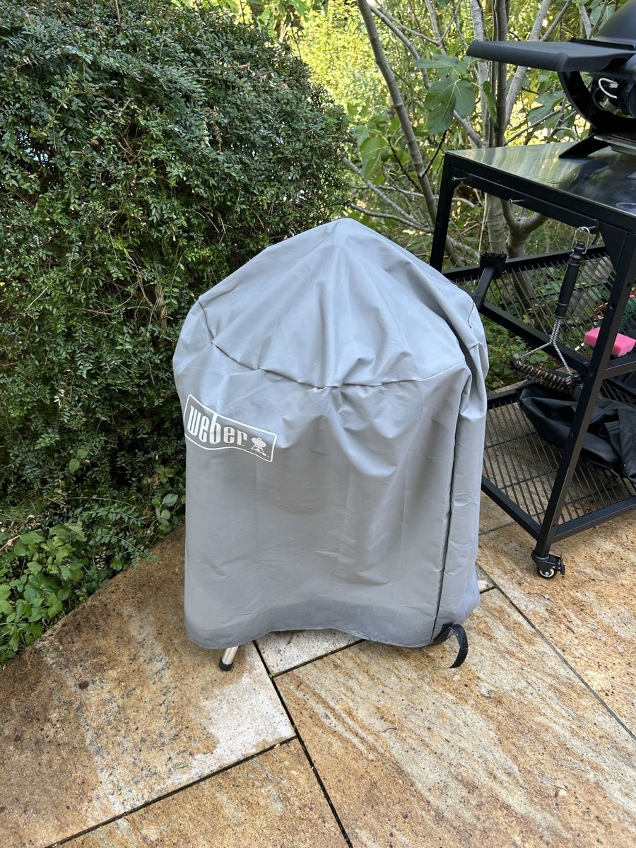 Grills: Weber Holzkohlegrill inkl. Kohleanzünder und Abdeckung – Gebraucht aus Basel von marcvo