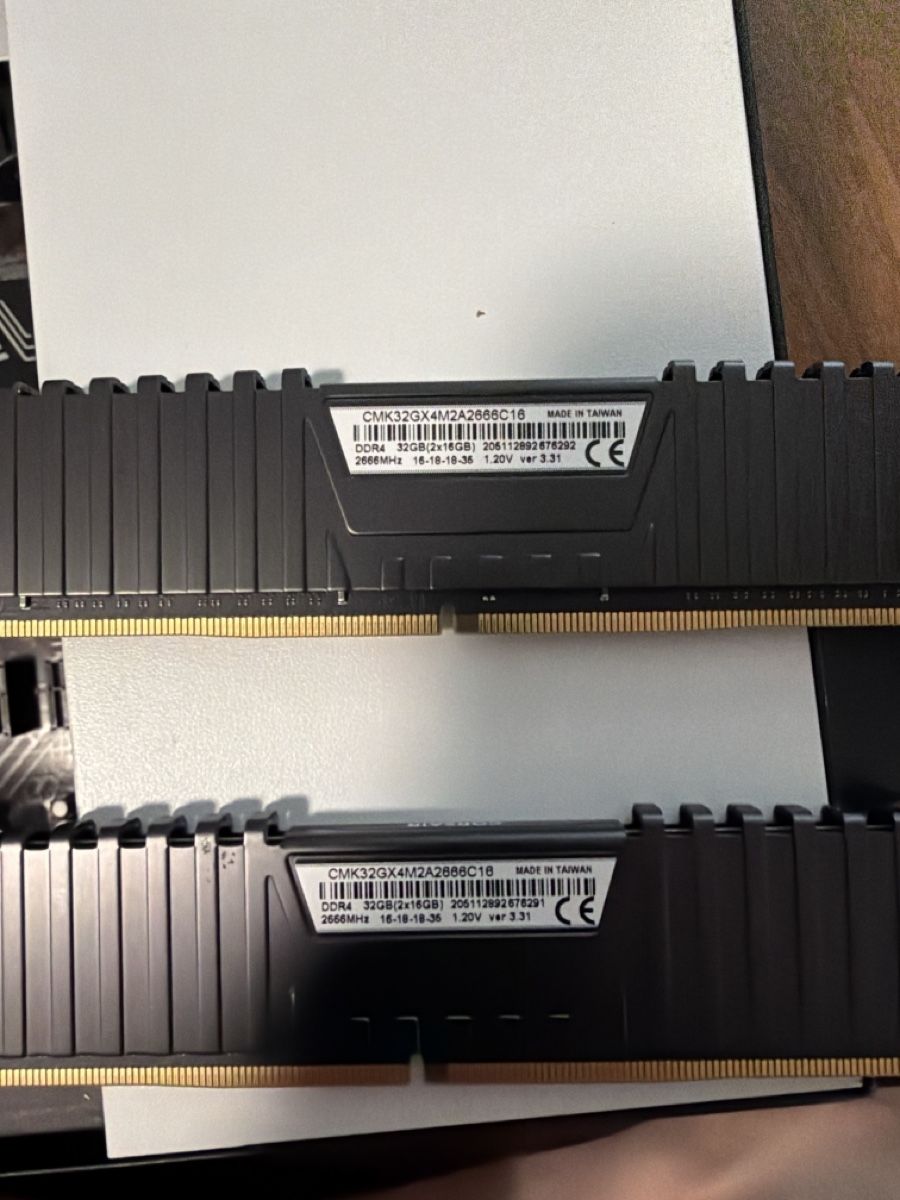 Corsair Memoria / RAM: 2x 16GB DDR4 RAM VENGEANCE – Usato da Aarau venduto da Schaimo 1
