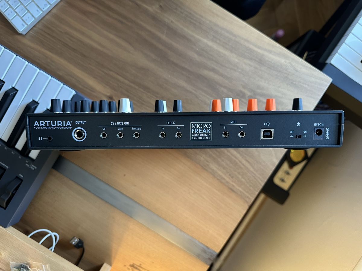 Arturia Strumenti musicali: Micro Freak hybrid synth – Nuovo e nell'imballaggio originale da Bern venduto da Yaleh 2