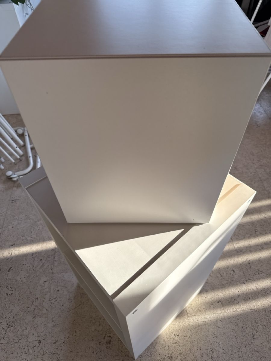 Scaffali: Ikea Eket weiss mit Tür – Usato da Niederhünigen venduto da man_7ybw 4