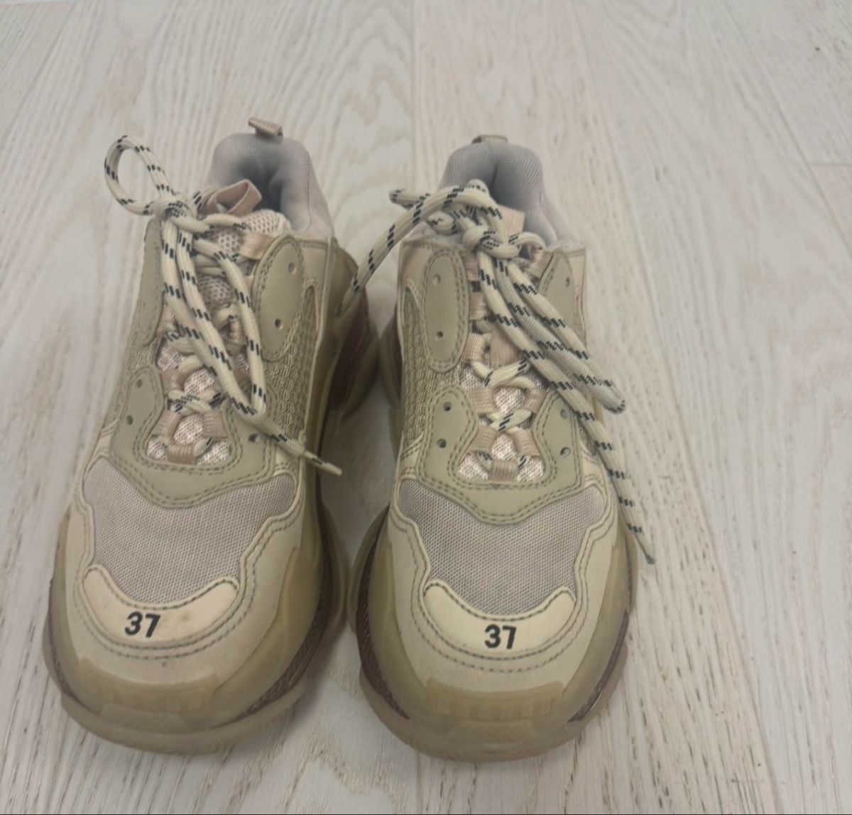 Balenciaga Scarpe da donna: Balenciaga Triple S beige – Usato da Losone venduto da lis_s9cf 1