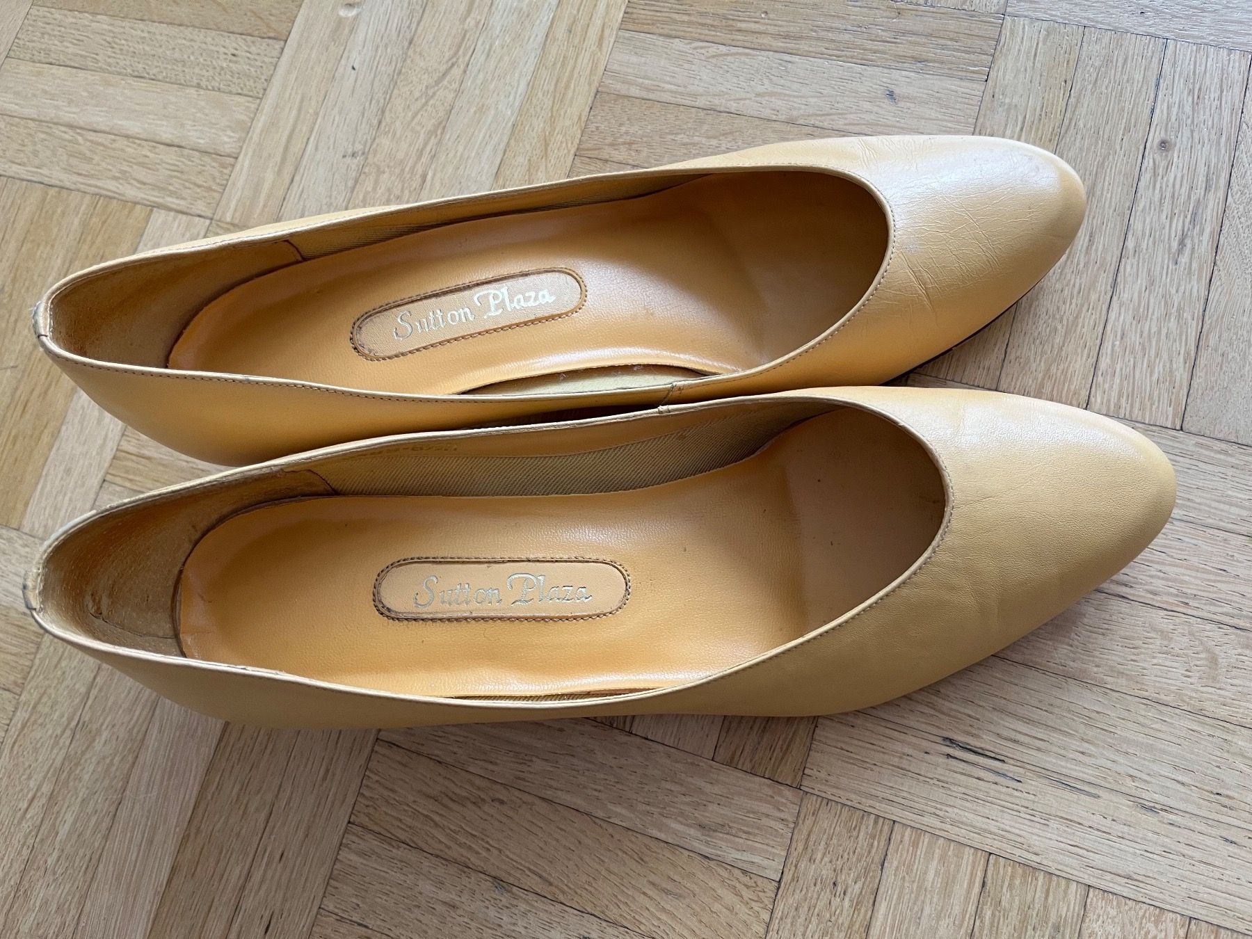 Damenschuhe: Sutton Plaza  shoes in  leather size 38 – Gebraucht aus Chêne-Bougeries von Seetooyoo 7