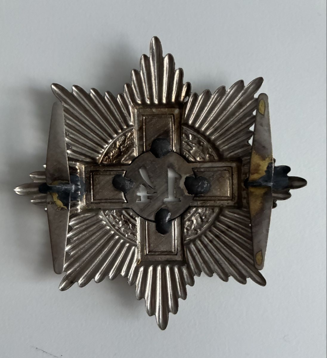 Schweizer Armee Placchette & Badge: Stern Dragoner für Käppi – Usato da Gutenswil venduto da Antiques77 1