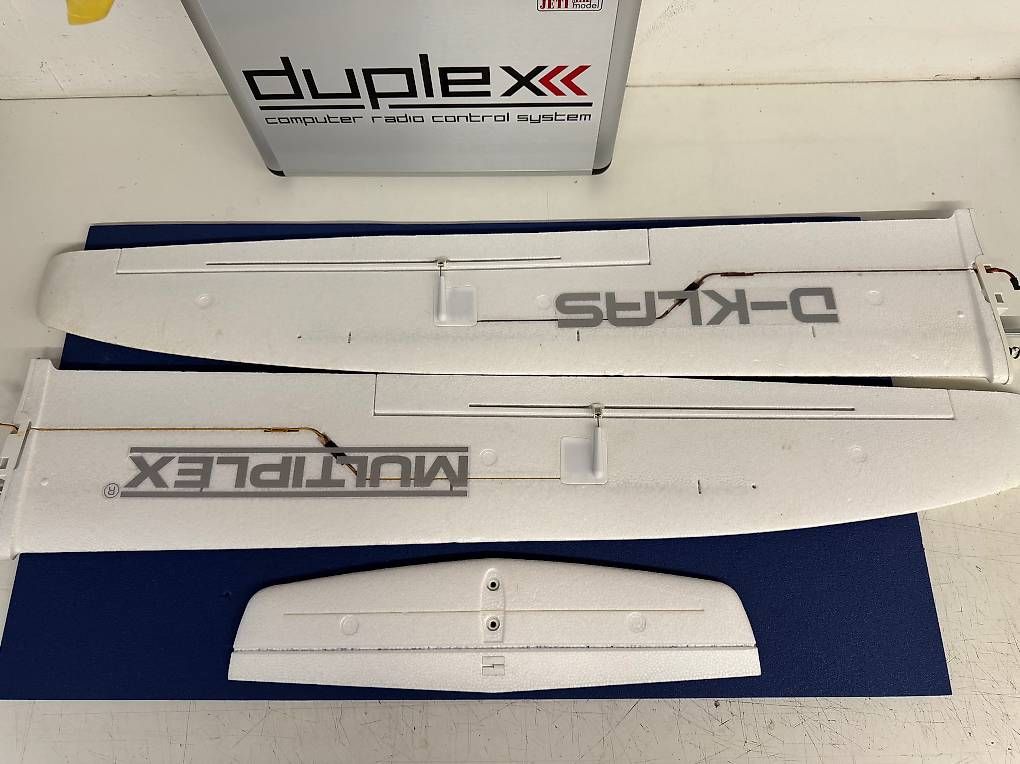 Multiplex Modellismo RC: Multiplex SOLIUS Traggflächen inkl Servos und Höhenleitwerk – Nuovo (secondo la descrizione) da Wallisellen venduto da WB8304 1