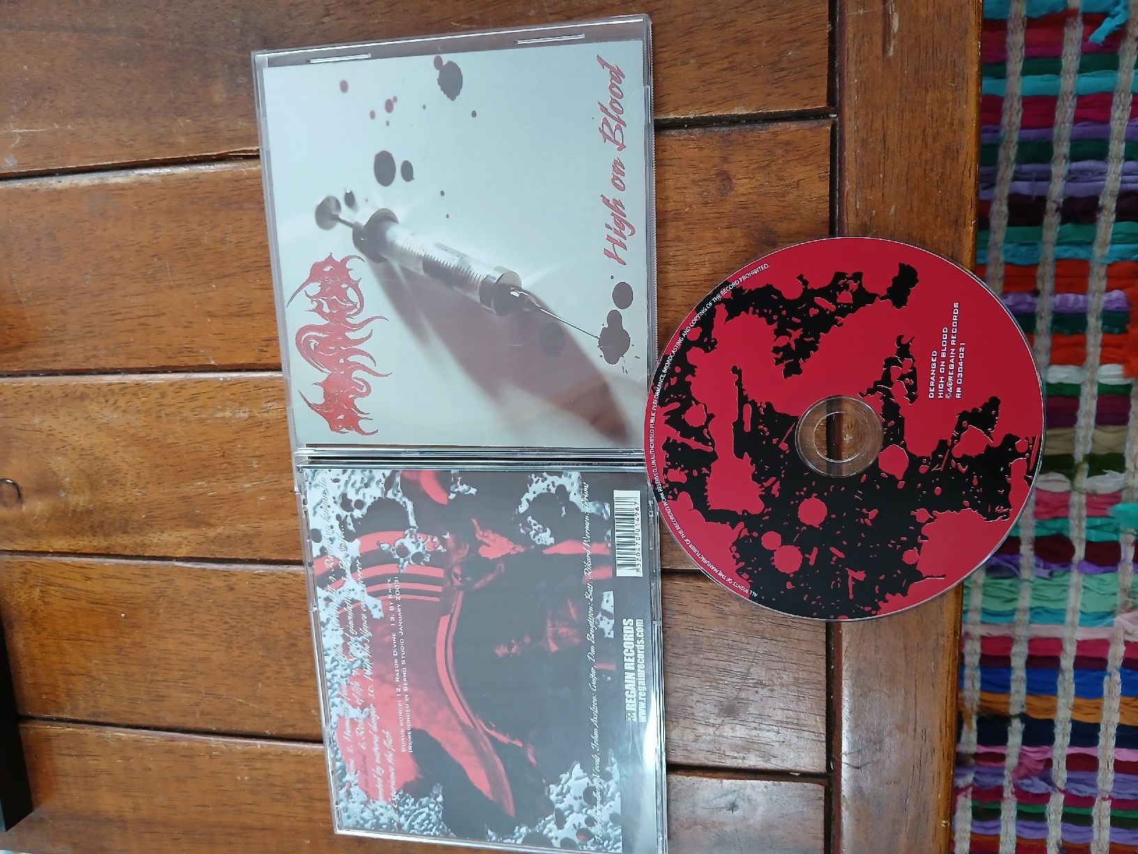 CDs: deranged- high..  – D'occasion à St-Cergue par VeganWarrior