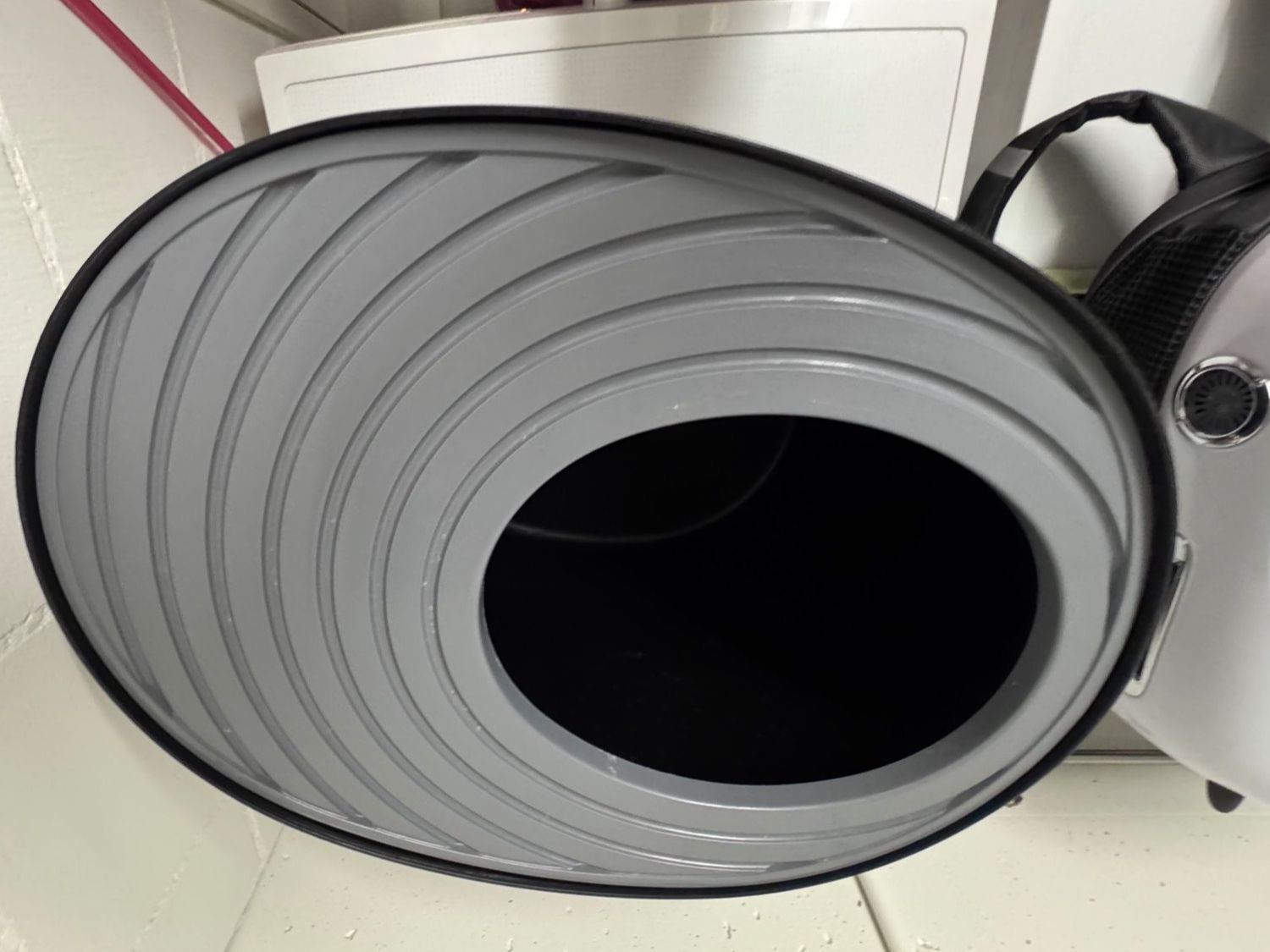 WC: Katzenklo Cat Litter – D'occasion à Birmensdorf ZH par imasmo