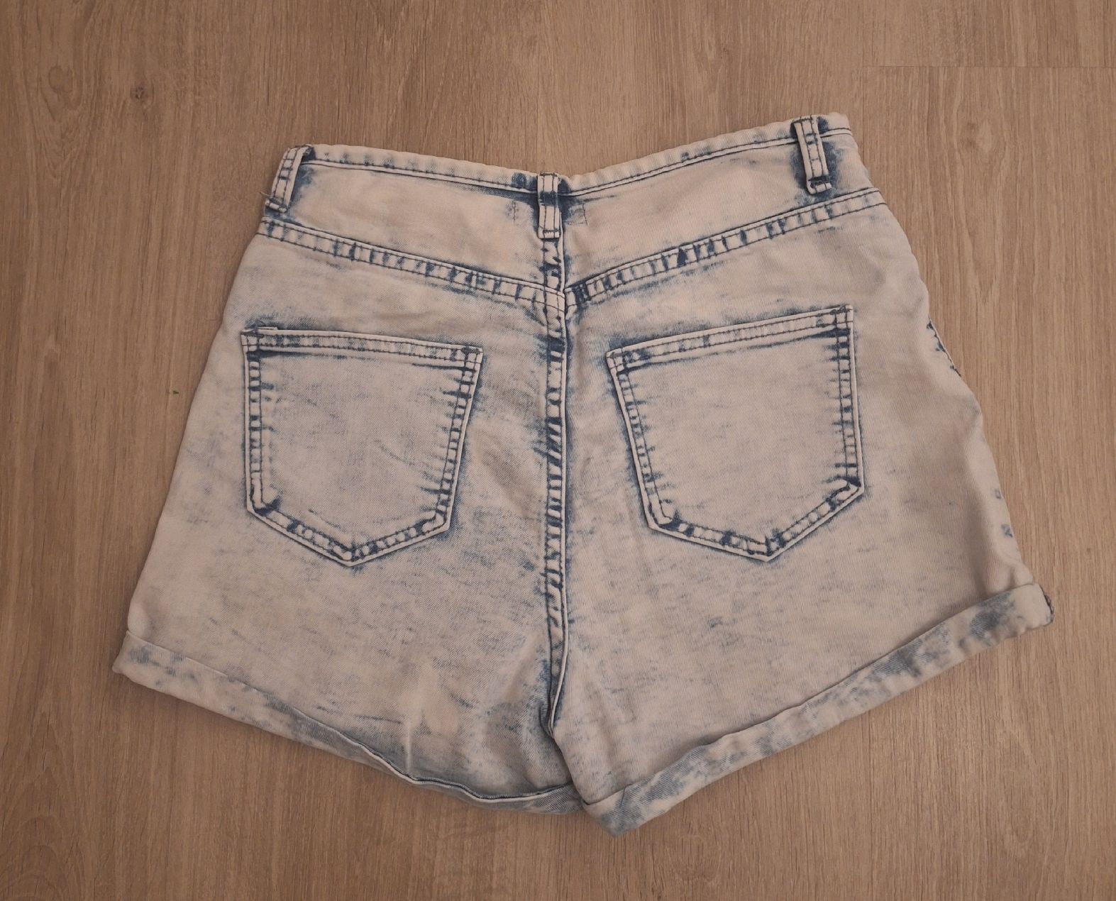 Jeans: Short en jeans souple, taille XS – Usato da Ins venduto da des_vm2v 1