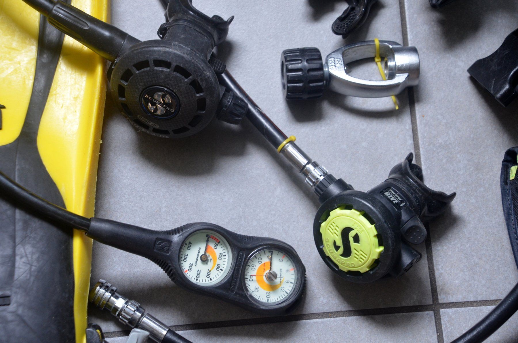 Scubapro Respiratori & Giubbotti: ScubaPro Mares Cressi Taucherset / Kit de plongée – Usato da Collonges venduto da arashee 2