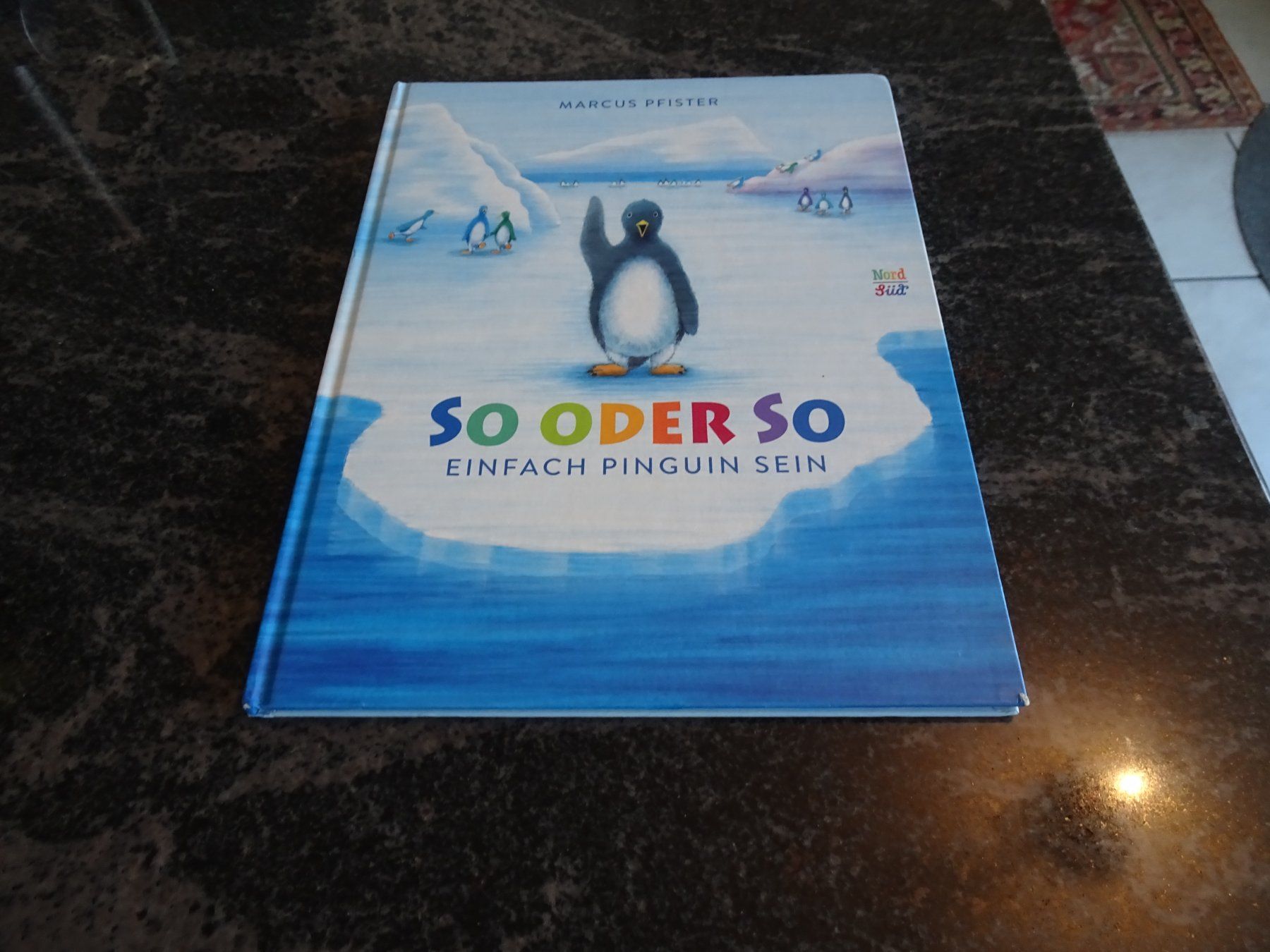 Libri: BilderBuch SO ODER SO einfach Pinguin sein.Marcel Pfister A6 – Nuovo (secondo la descrizione) da Zürich venduto da Roulet