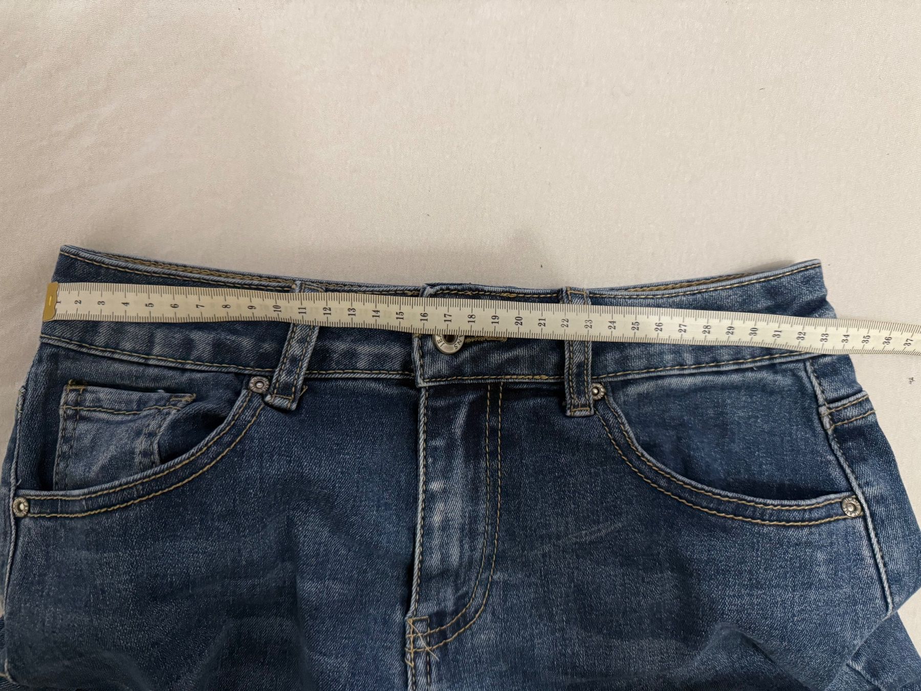 Jeans: Jeans  con tasche – Neu (gemäss Beschreibung) aus Bellinzona von bul_mvy5 3