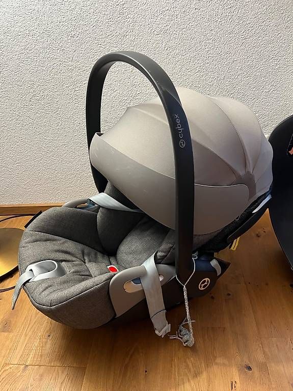 Sièges auto: Cybex Platinum Babyschale  – D'occasion à Eschenz par BeHappyandSpreadlove 1