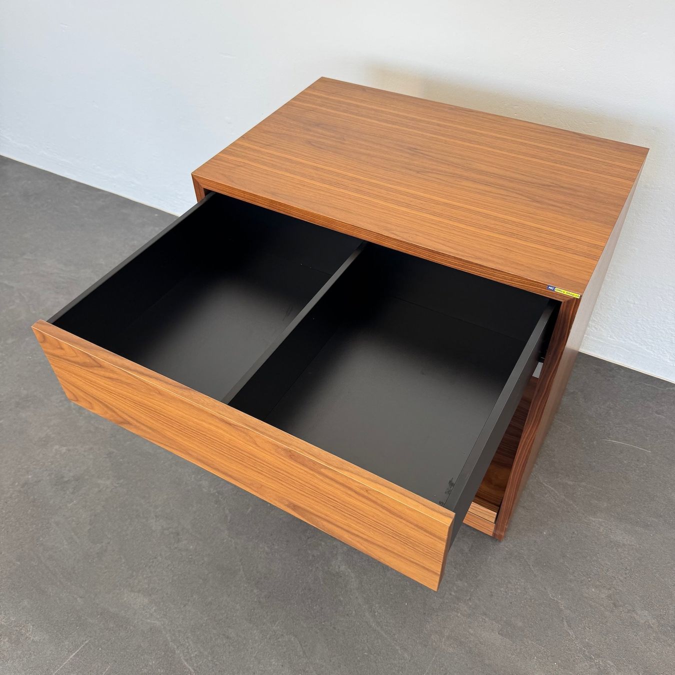 Armadi: Top Design Exclusiv Sideboard 760mm breit - Nussbaum – Usato da Schönenwerd venduto da mcofficeshop 3