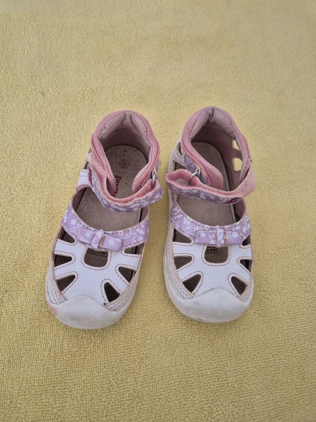 Schuhe für Mädchen: Sandale – Gebraucht aus Hörhausen von Nuage81