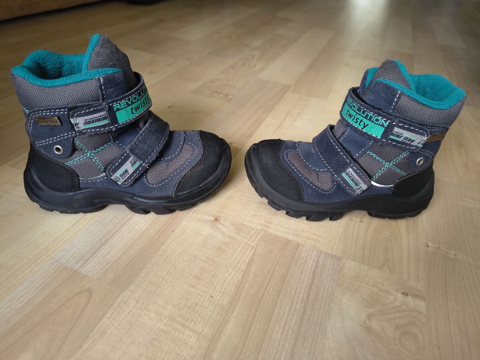 Scarpe per ragazzi: Winter Schuhe Grösse 24 – Usato da Thun venduto da man_fg9v 1