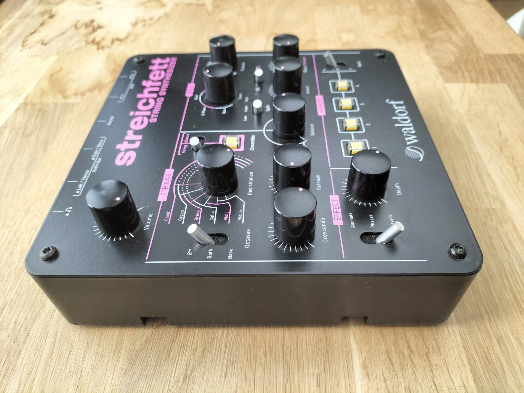 Waldorf Strumenti musicali: Waldorf Streichfett String Synthesizer gebraucht – Usato da Olten venduto da LarryRampage 2