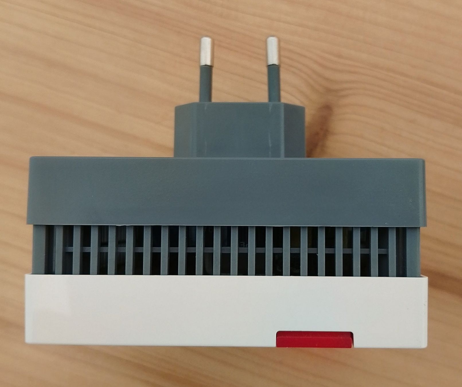 WiFi: FRITZ! Box Repeater 1200 AX NEU! – Neuf (Voir description) à Brienz BE par stora 4