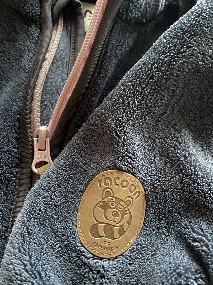 Giacche & Cappotti: Racoon Kuschelfleecejacke - Größe 134 – Usato da Urdorf venduto da Bets4 2