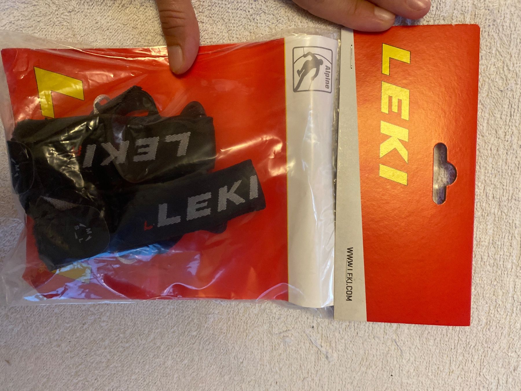 Leki Handschuhe & Handstulpen: LEKI Handschlaufenset Alpine neu mit Verpackung – Neu und originalverpackt aus Fribourg von Valerie_911